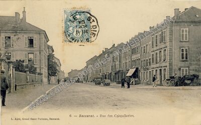 Carte postale ancienne Rue des Cristalleries — Baccarat (Meurthe-et-Moselle)
