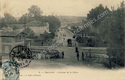 Carte postale ancienne Avenue de la Gare — Baccarat (Meurthe-et-Moselle)