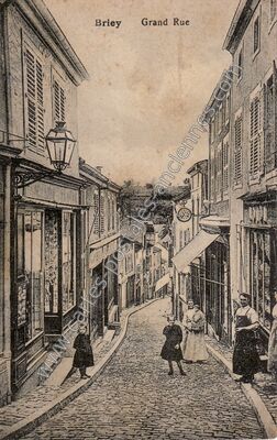 Carte postale ancienne Grand Rue — Briey (Meurthe-et-Moselle)