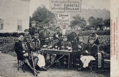 Carte postale ancienne Frontière franco-belge-luxembourgeoise — Longwy (Meurthe-et-Moselle)