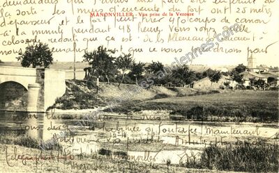 Carte postale ancienne Vue prise de la Vezouze — Manonviller (Meurthe-et-Moselle)