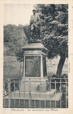 Carte postale ancienne Le monument aux Morts — Marbache (Meurthe-et-Moselle)