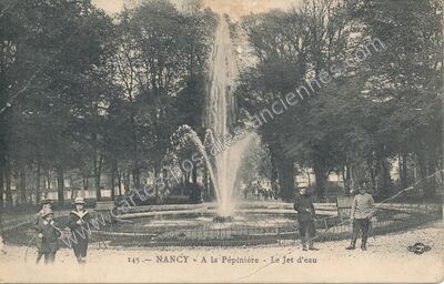 Carte postale ancienne A la Pépinière - Le Jet d'eau — Nancy (Meurthe-et-Moselle)