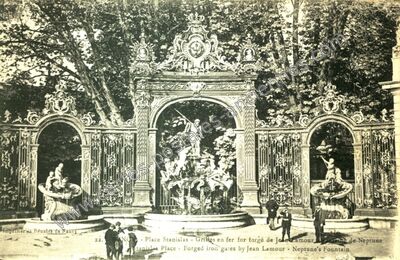 Carte postale ancienne Place Stanislas - Grilles en fer forgé de Jean Lamour - Neptune's Fountain — Nancy (Meurthe-et-Moselle)