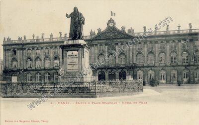 Carte postale ancienne Statue & Place Stanislas - Hotel de Ville — Nancy (Meurthe-et-Moselle)