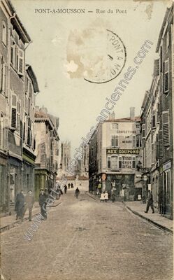 Carte postale ancienne Rue du Pont — Pont-à-Mousson (Meurthe-et-Moselle)