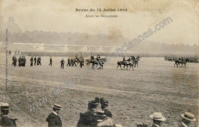 Carte postale ancienne Revue du 14 Juillet 1904 Avant les Décorations — Toul (Meurthe-et-Moselle)