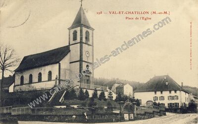 Carte postale ancienne Place de l'Eglise — Val-et-Châtillon (Meurthe-et-Moselle)