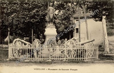 Carte postale ancienne Monument du Souvenir Français — Vézelise (Meurthe-et-Moselle)
