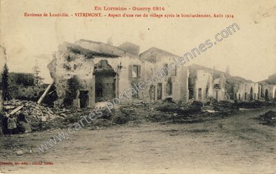 Carte postale ancienne Aspect d'une rue du village après le bombardement, Août 1914 — Vitrimont (Meurthe-et-Moselle)
