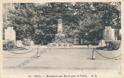 Carte postale ancienne Monument aux Morts pour la Patrie — Toul (Meurthe-et-Moselle)