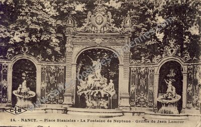 Carte postale ancienne Place Stanislas - La Fontaine de Neptune - Grilles de Jean Lamour — Nancy (Meurthe-et-Moselle)