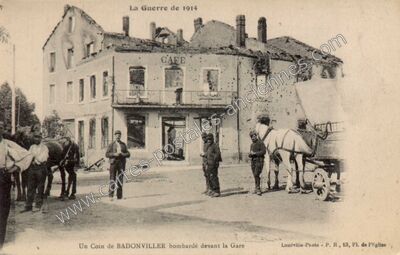 Carte postale ancienne Un Coin de BADONVILLER bombardé devant la Gare — Badonviller (Meurthe-et-Moselle)