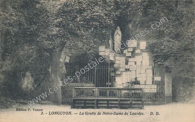 Carte postale ancienne La Grotte de Notre-Dame de Lourdes — Longuyon (Meurthe-et-Moselle)
