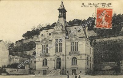 Carte postale ancienne L'Hôtel de Ville — Château-Thierry (Aisne)