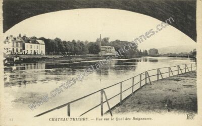 Carte postale ancienne Vue sur le Quai des Baigneuses — Château-Thierry (Aisne)
