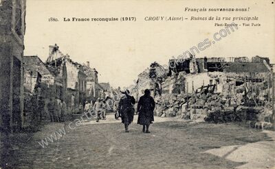 Carte postale ancienne Ruines de la rue principale — Crouy (Aisne)