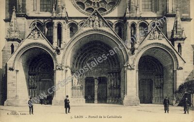 Carte postale ancienne Portail de la Cathédrale — Laon (Aisne)
