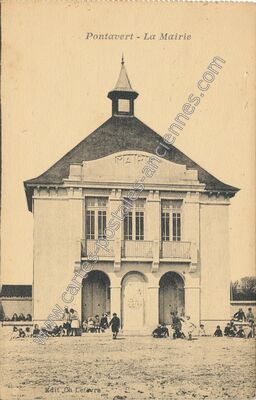 Carte postale ancienne La Mairie — Pontavert (Aisne)