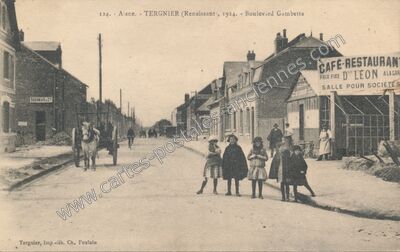 Carte postale ancienne Boulevard Gambetta — Tergnier (Aisne)