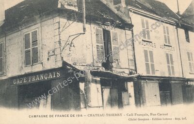 Carte postale ancienne Café Français, Rue Carnot — Château-Thierry (Aisne)