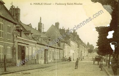 Carte postale ancienne Faubourg Saint-Nicolas — Marle (Aisne)
