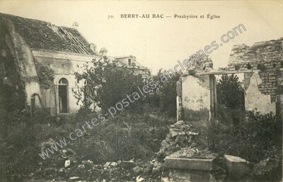 Carte postale ancienne Presbytère et Église — Berry-au-Bac (Aisne)