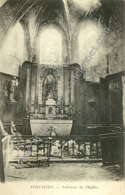 Carte postale ancienne Intérieur de l'Eglise — Pontavert (Aisne)