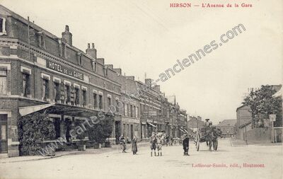 Carte postale ancienne L'Avenue de la Gare — Hirson (Aisne)