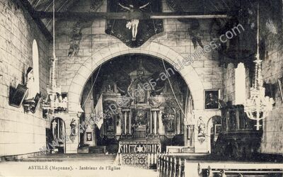 Carte postale ancienne Intérieur de l'Église — Astillé (Mayenne)
