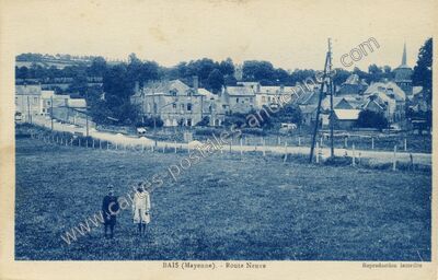 Carte postale ancienne Route Neuve — Bais (Mayenne)