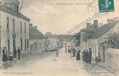 Carte postale ancienne Route de St-Loup — Ballée (Mayenne)