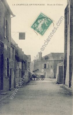 Carte postale ancienne Route de Châlons — La Chapelle-Anthenaise (Mayenne)
