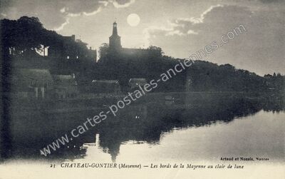 Carte postale ancienne Les bords de la Mayenne au clair de lune — Château-Gontier (Mayenne)