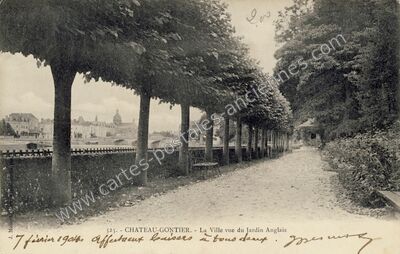 Carte postale ancienne La Ville vue du Jardin Anglais — Château-Gontier (Mayenne)