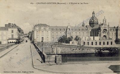 Carte postale ancienne L'Hôpital et les Ponts — Château-Gontier (Mayenne)