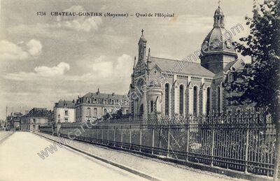 Carte postale ancienne Quai de l'Hôpital — Château-Gontier (Mayenne)