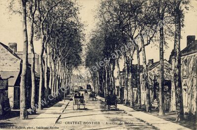 Carte postale ancienne Avenue de Sablé — Château-Gontier (Mayenne)