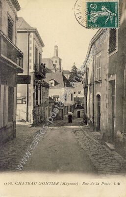 Carte postale ancienne Rue de la Poste — Château-Gontier (Mayenne)