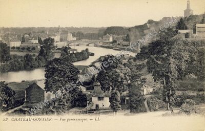 Carte postale ancienne Vue panoramique — Château-Gontier (Mayenne)