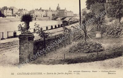 Carte postale ancienne Entrée du Jardin Anglais — Château-Gontier (Mayenne)