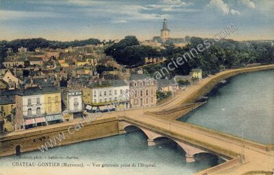 Carte postale ancienne Vue générale prise de l'Hôpital — Château-Gontier (Mayenne)