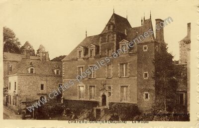 Carte postale ancienne Château - Le Musée — Château-Gontier (Mayenne)