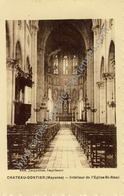 Carte postale ancienne Intérieur de l'Eglise St-Rémi — Château-Gontier (Mayenne)