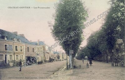 Carte postale ancienne Les Promenades — Château-Gontier (Mayenne)