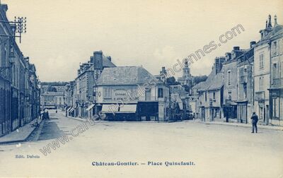 Carte postale ancienne Place Quinefault — Château-Gontier (Mayenne)