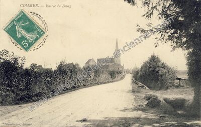 Carte postale ancienne Entrée du Bourg — Commer (Mayenne)