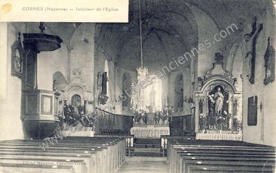 Carte postale ancienne Intérieur de l'Eglise — Cosmes (Mayenne)