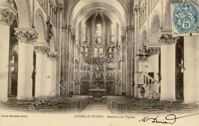 Carte postale ancienne Intérieur de l'Eglise — Cossé-le-Vivien (Mayenne)