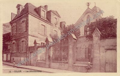 Carte postale ancienne Les Bénédictines — Craon (Mayenne)